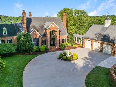 1423 Lakepointe Dr