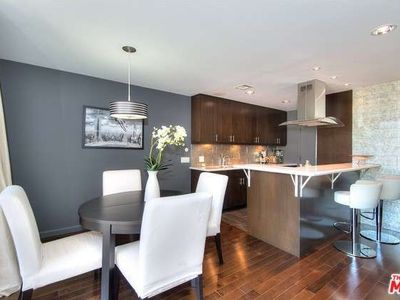 100 S Doheny Dr APT 915