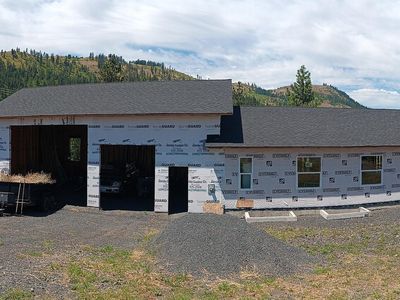 822 Crest Dr