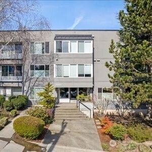 2000 W Barrett Street #205
