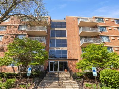 2222 S Stewart Ave APT 2F