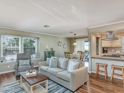 606 Bay Avenue #6