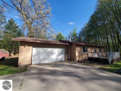 4022 Chippewa Trl
