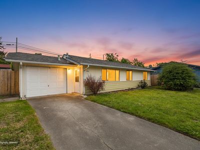 2220 Wisteria Way