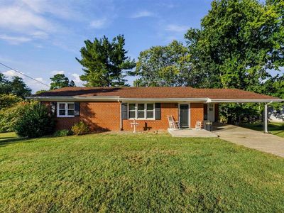 146 Grand Ave
