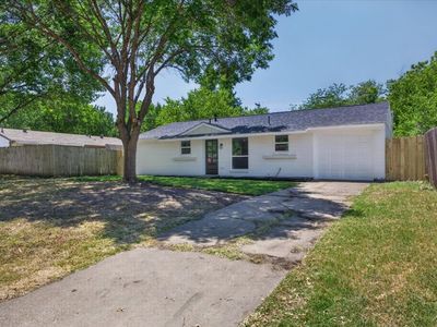 205 NW Summercrest Blvd