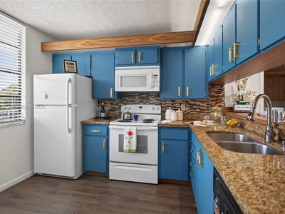 1713 Whitehall Dr APT 306