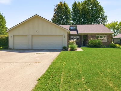 305 Lake View Dr