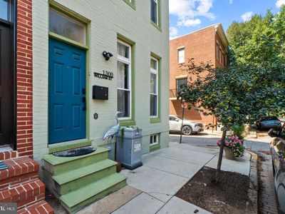 1300 William St