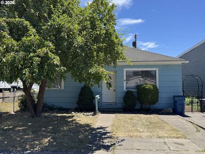 208 E Main St