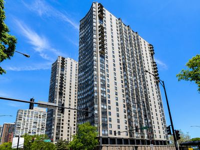 5701 N Sheridan Rd APT 16N