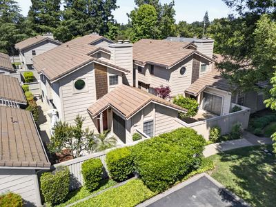 8165 Rose Vine Ln