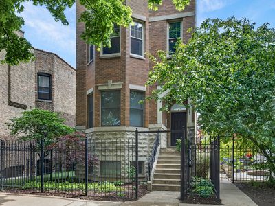 1041 N Leavitt St #2