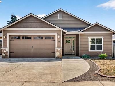 389 SE Regan Hill Loop
