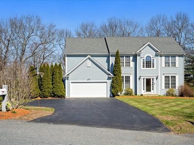 16 Blackstone Ln