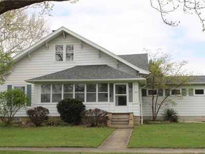 413 W North 1st St
