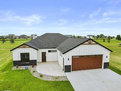 Property at 215 Emma Ct, Mapleton, ND