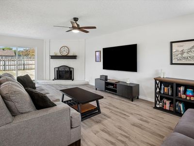 2219 Crockett Dr