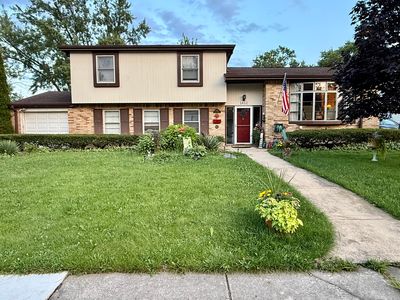 1451 E Gloria Dr