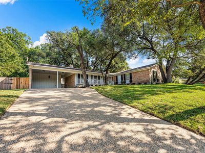 2901 Woodland Dr