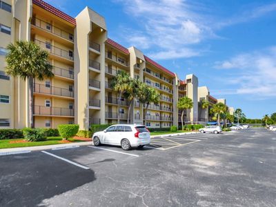 3661 Via Poinciana #510