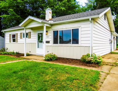5317 Warren Dr