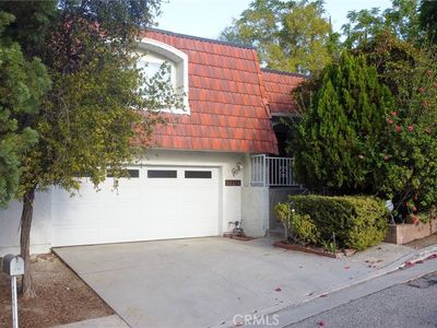 22762 Avenue San Luis