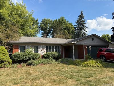 990 Huntsford Rd