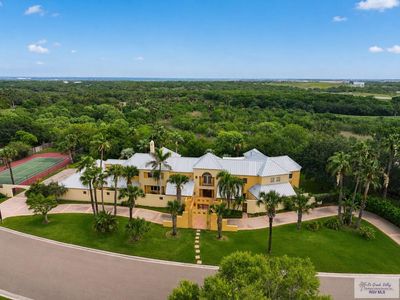 3201 Lazy Lake Dr
