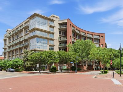 5055 Addison Cir Penthouse 713