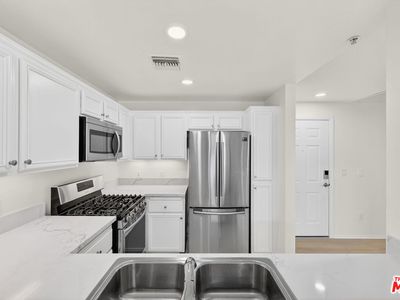 13200 Pacific Promenade APT 351