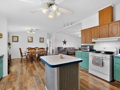 28 Community Rd