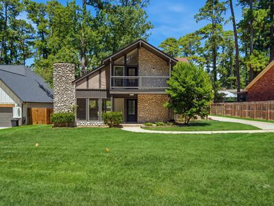 13946 Dolphin Dr