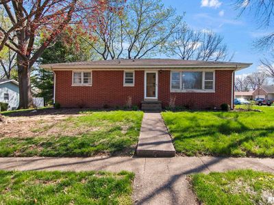 Property at 220 S 4th St, Riverton, IL