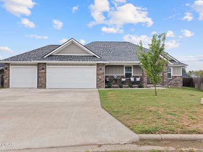 393 E Lombardy Dr