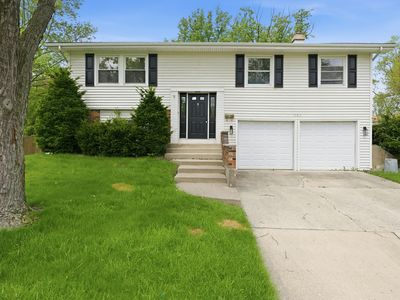 Property at 2S206 Mayfield Ln, Glen Ellyn, IL