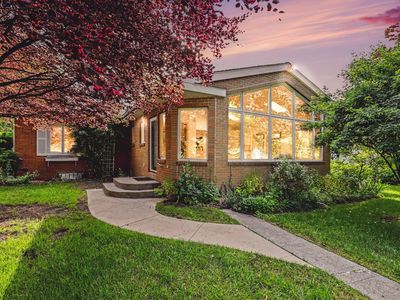 6458 Lakeshore Rd