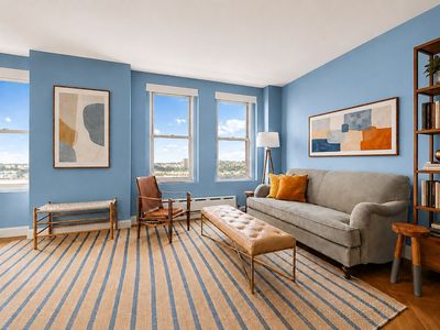 310 Riverside Dr #2002/3