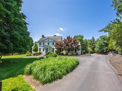 1492 Skunk Ln