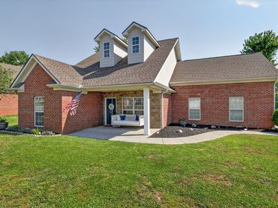 4002 Lilac Ln