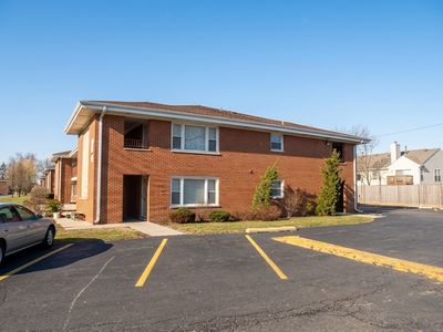 1101 E Algonquin Rd APT 18