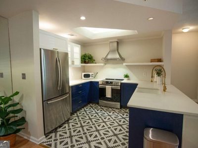 1025 McGill Park Ave NE