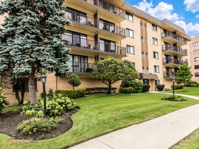 1441 E Thacker St APT 304