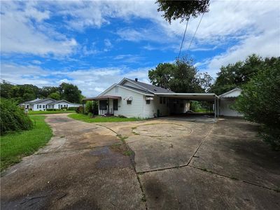 2001 E Texas Ave