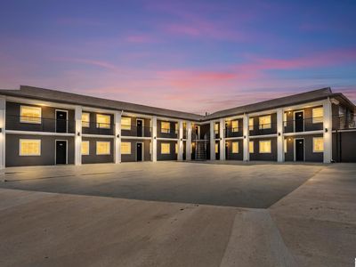 219 Greensboro Ave #1201