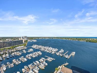 100 LAKESHORE Drive #2156