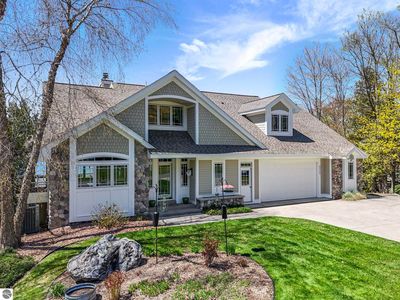 6525 Peninsula Dr