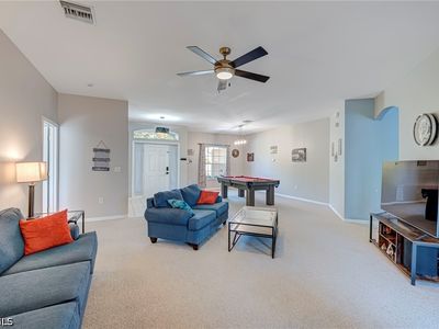 2743 Nature Pointe Loop