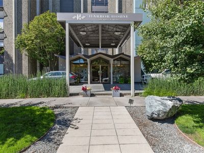 521 5th Avenue #401
