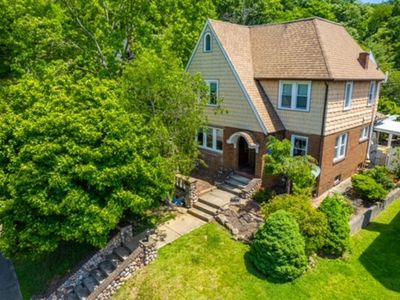 1112 Maple Ave